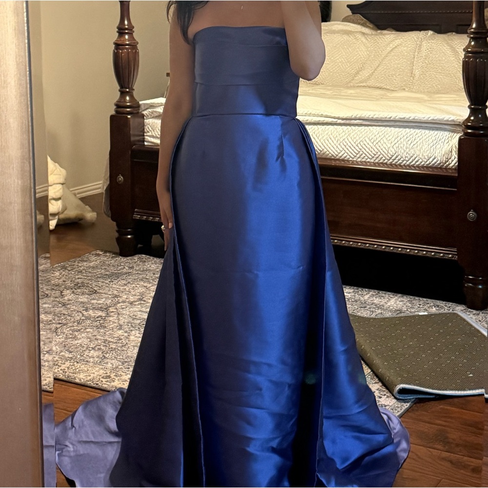 Solace London Elegant Blue Strapless Evening Gown